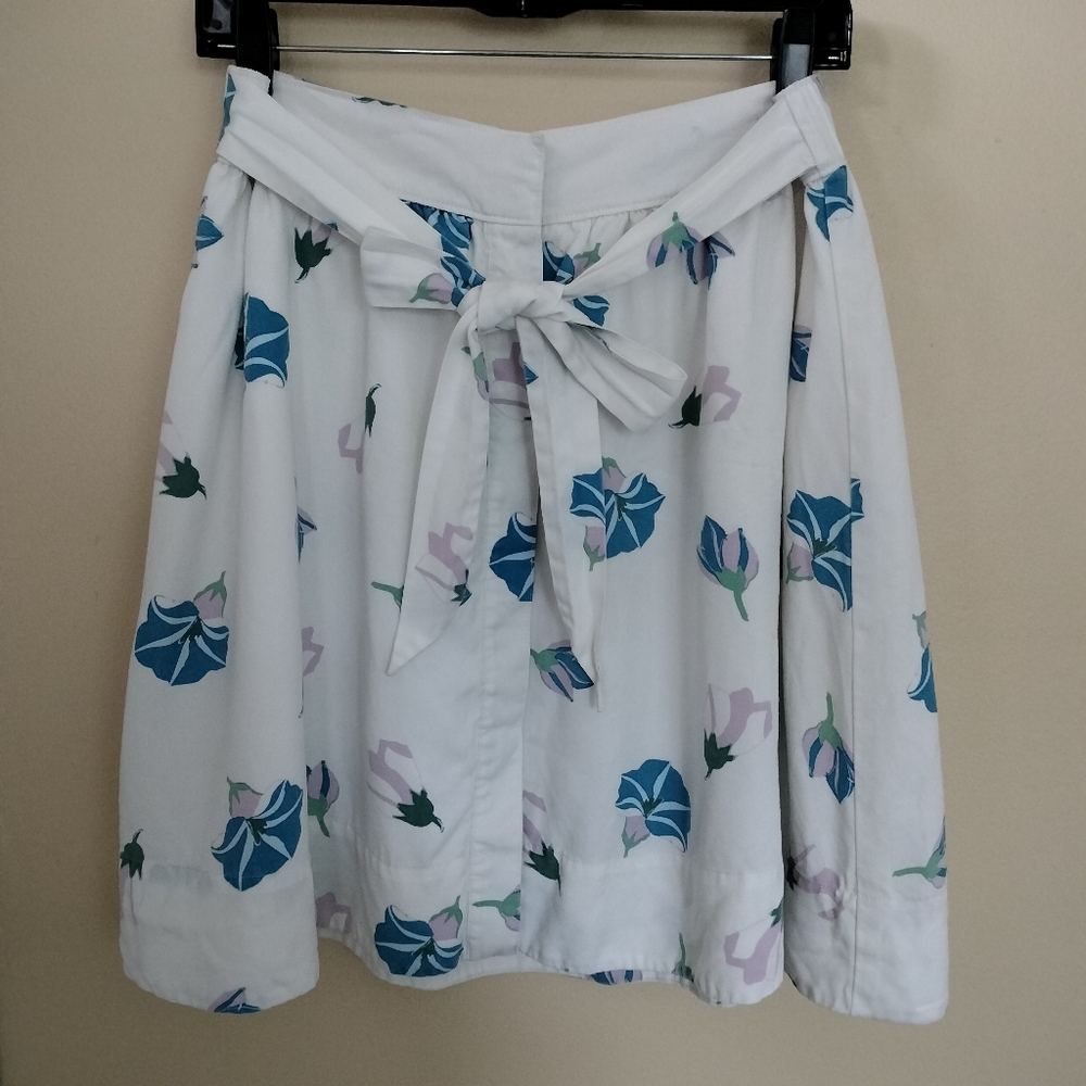 Loft M White Lined Blue Lilac Floral Skirt Hidden Buttons Vacation